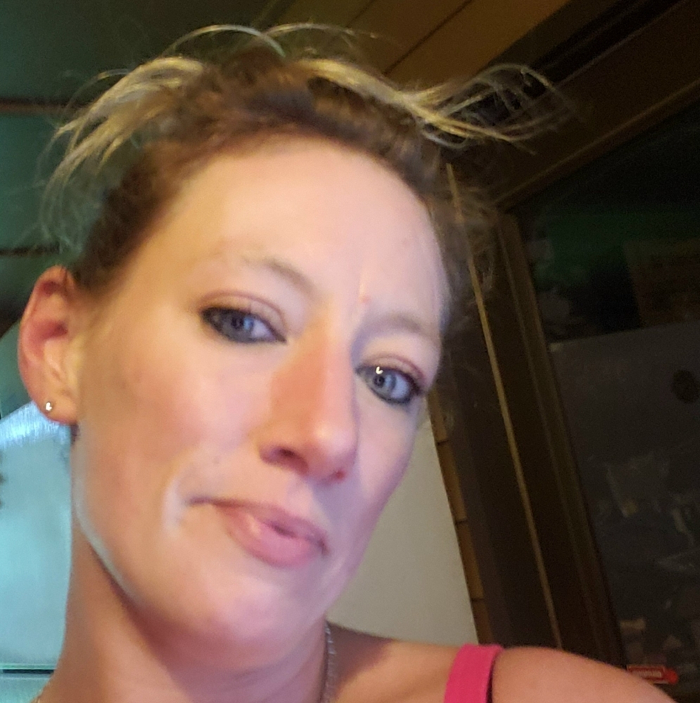 Meet your Posher, Adrianne